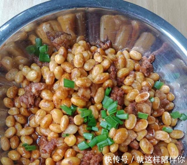  肉丁烧豆■天然“黄体酮”终被找到，隔3天吃1回，皮肤紧致有弹性，人更美！