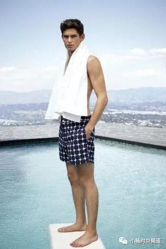 你只需要掌握3个穿搭原则，就不用害怕印花短裤搭不好！