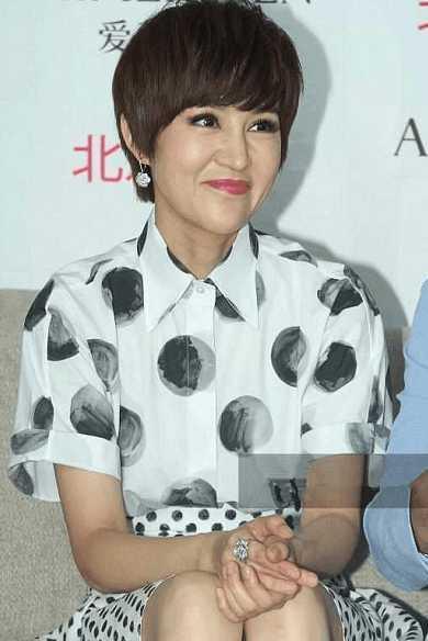 看完田海蓉的波点裙，再看看鲍蕾，网友：真不明白陆毅怎么想的！