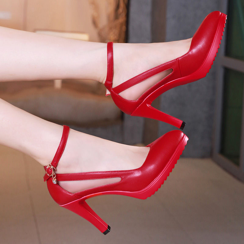 马上中秋节，小白鞋扔了吧!刚上线的高跟鞋，时尚洋气又有女人味