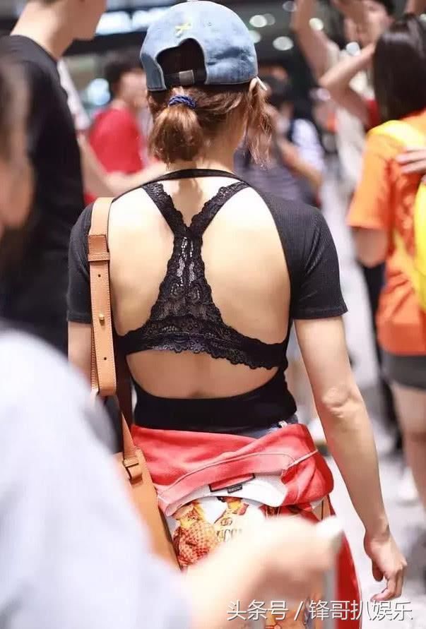 同是背上“一丝不挂”，奚梦瑶完美，蔡依林惨败，蕾丝内衣惹的祸