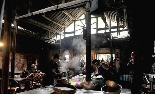 川西小镇有家百年老茶馆,进店1块钱可以喝一天,24年没涨价