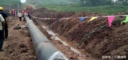 农村安装天然气, 每户收取3000元接口费, 农民: 这明显是借鸡下蛋