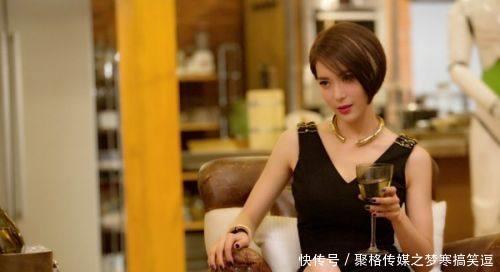 胡然的一张标准瓜子脸，颜值完胜关晓彤，显得非常有气质