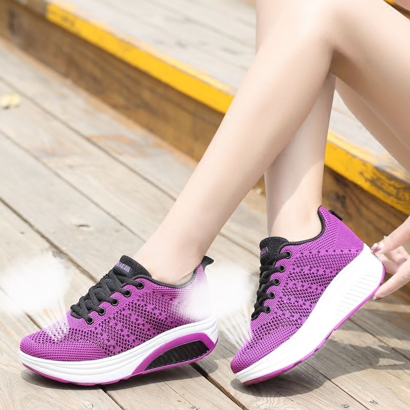 老婆无意间发现的女鞋，上脚舒适比高跟鞋还时尚，走一天都不累脚