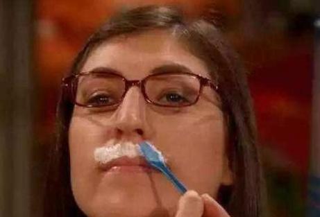 女性再怎么爱美，这4个部位的“毛”不要随便拔，特别是第2种