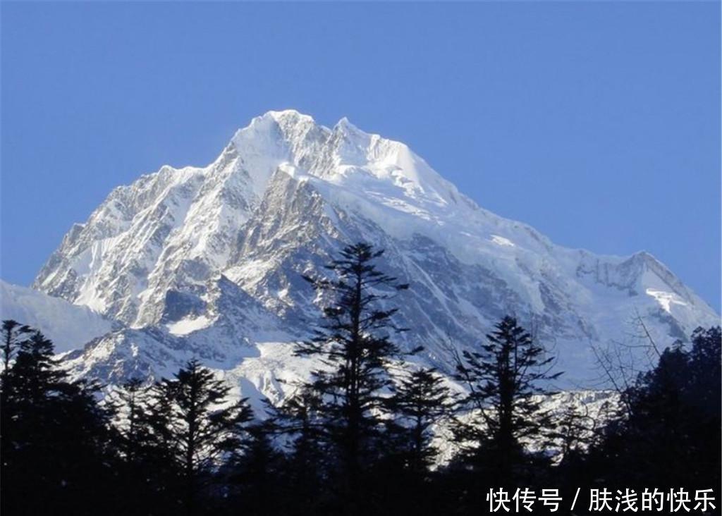 北方的雪可以飘飘欲仙，南方下雪也可以童话世界，西岭雪山就是南