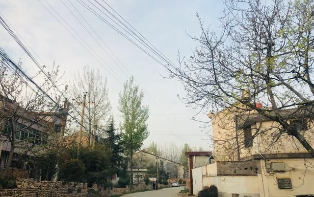  看吧：峒峪村是蓝田玉山地区最大而且最古老的村庄之一。来看看吧