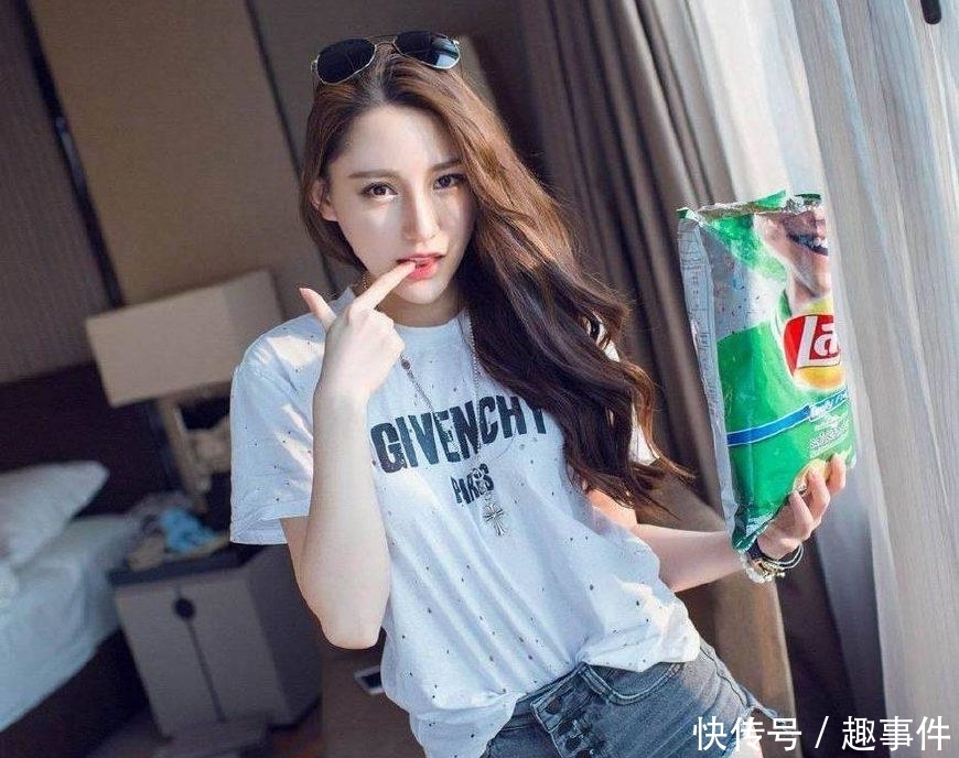  美女|清爽活力的牛仔裤美女, 秀出独特的自我, 一眼就出挑!