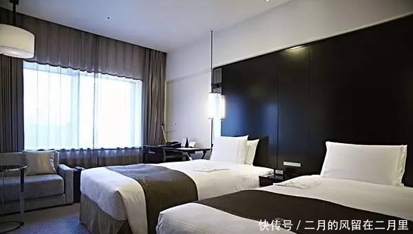 为什么酒店床上总会放一块布?到底有什么用?酒店经理告诉你答案