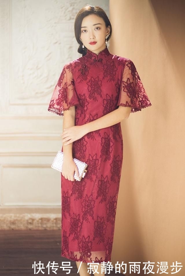 #女人#女人一生总要穿一次“旗袍”,今年流行的是这件,时髦显瘦又优雅