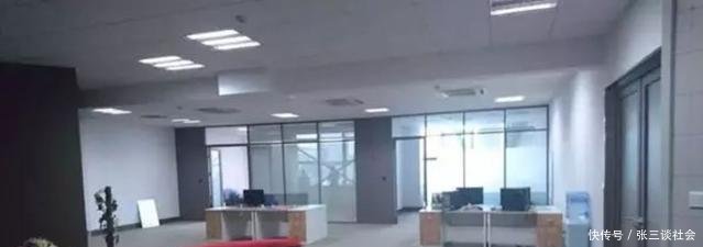 范丞丞疑受姐姐范冰冰影响泪洒现场不想离开，最近发生事情很多