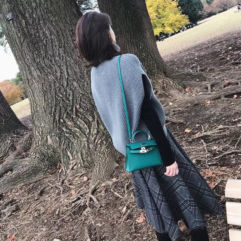 新出毛衣裙又要火，甩旗袍十条街，60后老婆穿上优雅衬肤特年轻