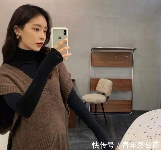  [针织衫]我能告诉你，这种“宝藏衫”配裤子后，走街上会一人独美吗