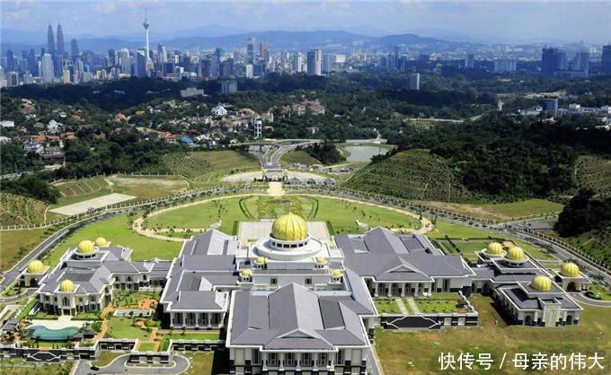 世界上第一大私人住宅,拥有110个车库耗资106亿,放着7000辆汽车