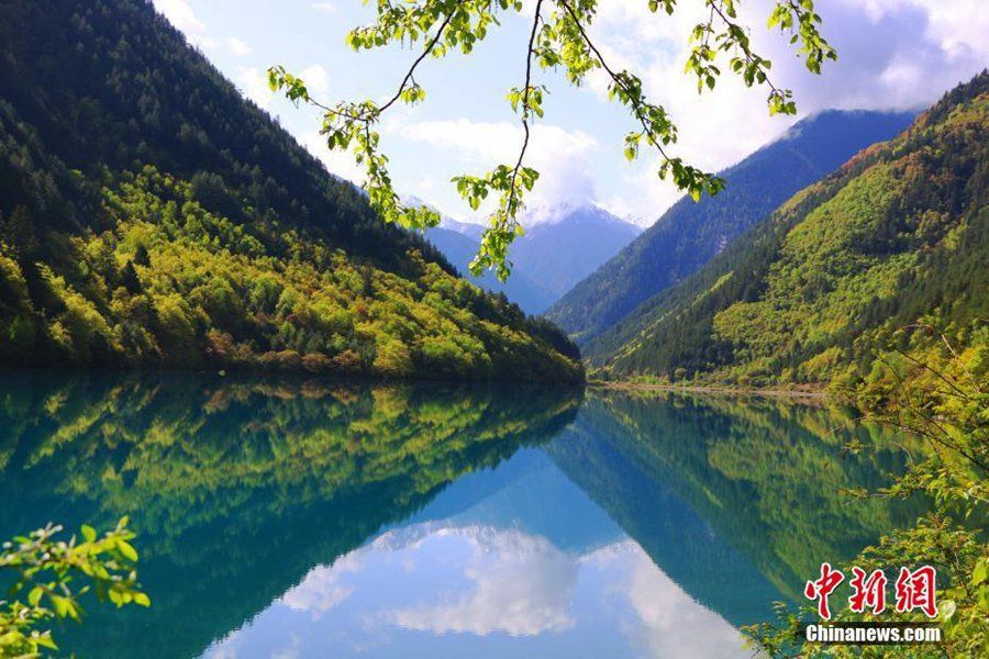 震后一年 九寨沟风光美丽依旧