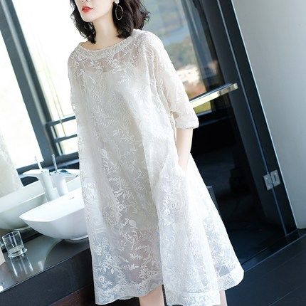 奔4女人少穿T恤，没气质!穿这样的气质型连衣裙，落落大方超减龄