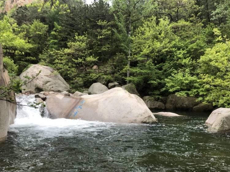  [九水]雨后的九水瀑布飞流直下 九水游览区进入全年最佳观赏期
