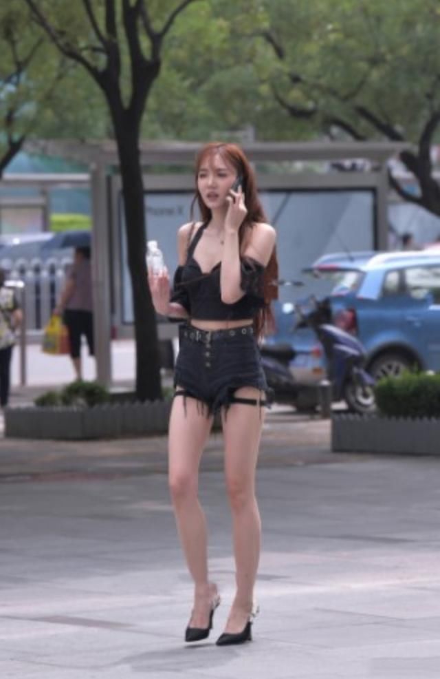 多图 有个有颜值，一个有身材！是你选哪个？