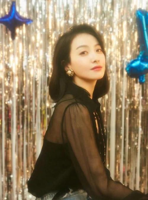  『气质』比卫衣毛衣都收起来，2020流行的“女神衣”长这样，时髦又百搭