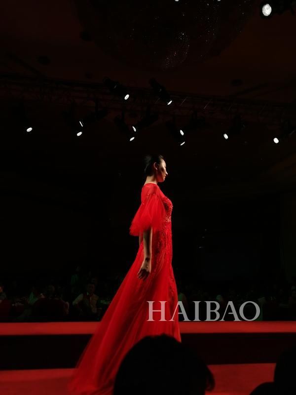 祥服天下开运能量时装新品全球发布，定义全新服饰概念开运时装万