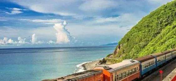 中国最贵的火车票，是飞机票的三倍，但经常票卖的一票难求！