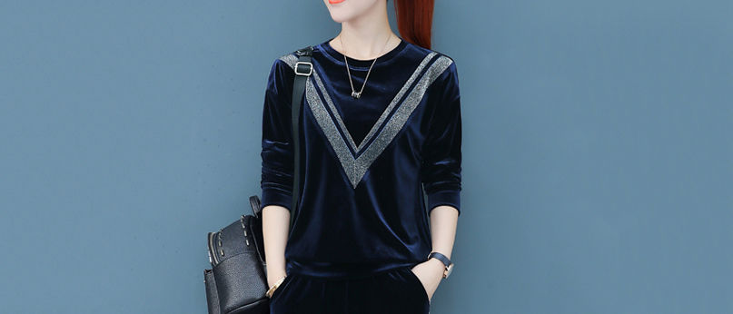 难怪老婆都不穿裙子了，原来今年这样的运动套装，比裙子还洋气