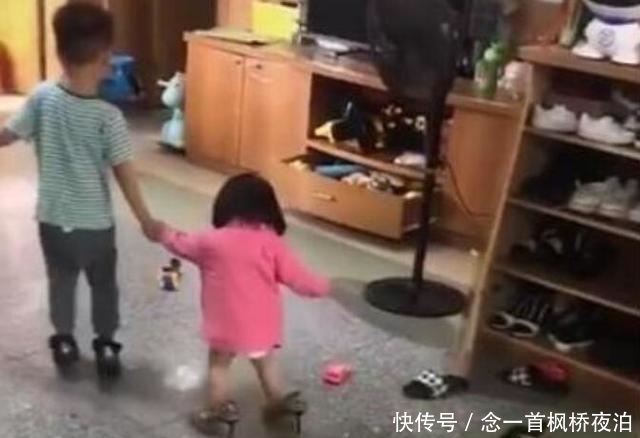  孩子们：妈妈的化妆品总是不翼而飞，查看女儿书包后，眼前的一幕哭笑不得