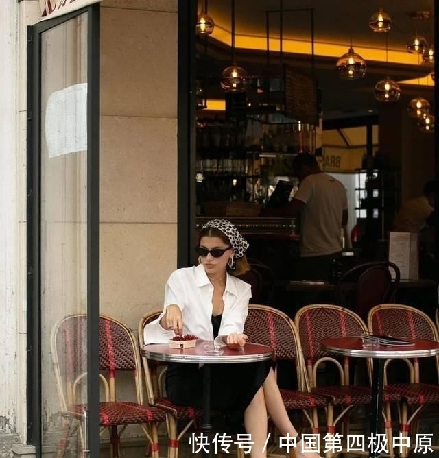  『春天』春天到了，法国女人都在穿什么裙子？