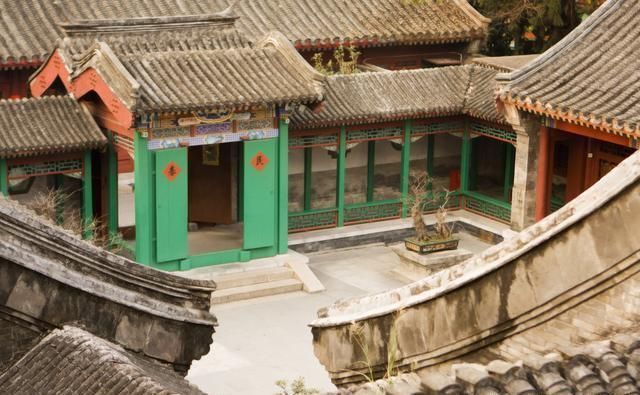 中国最“贫困”的有钱人，住着“破旧”的老房子，却身价百亿