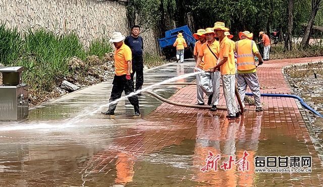 黄河水终于退了，岸边成了这样
