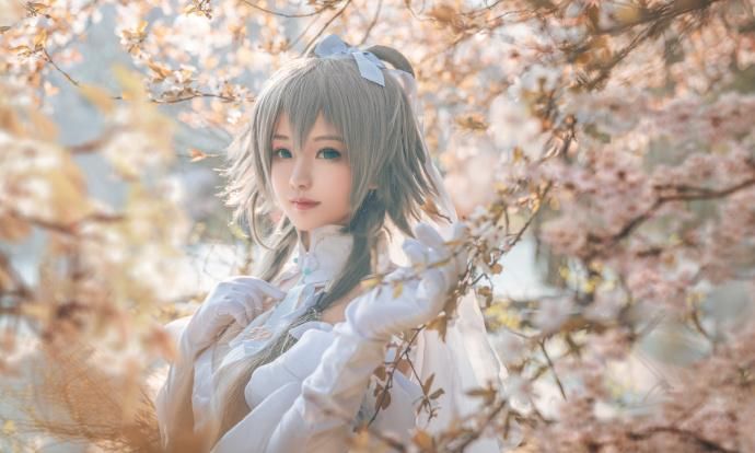 小咖哈哈哈哈:洛天依花嫁cos:我想成为你的新娘,你愿意吗?
