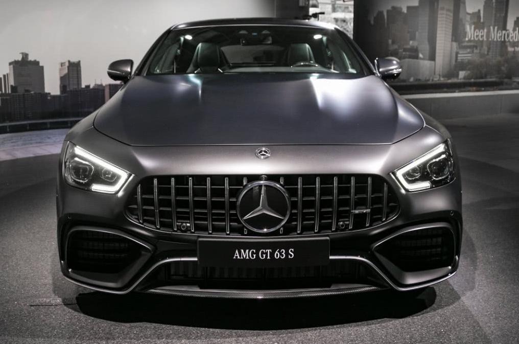 最暴躁的"磨砂黑"奔驰,据说连奥迪rs7都不敢惹!