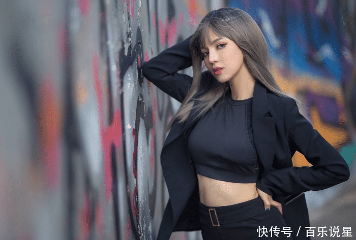  [狂野]暗黑系穿搭，配上奶茶色头发，透着狂野之美！