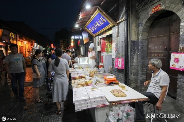 探访全国十大美食街——河南洛阳老城十字街夜市