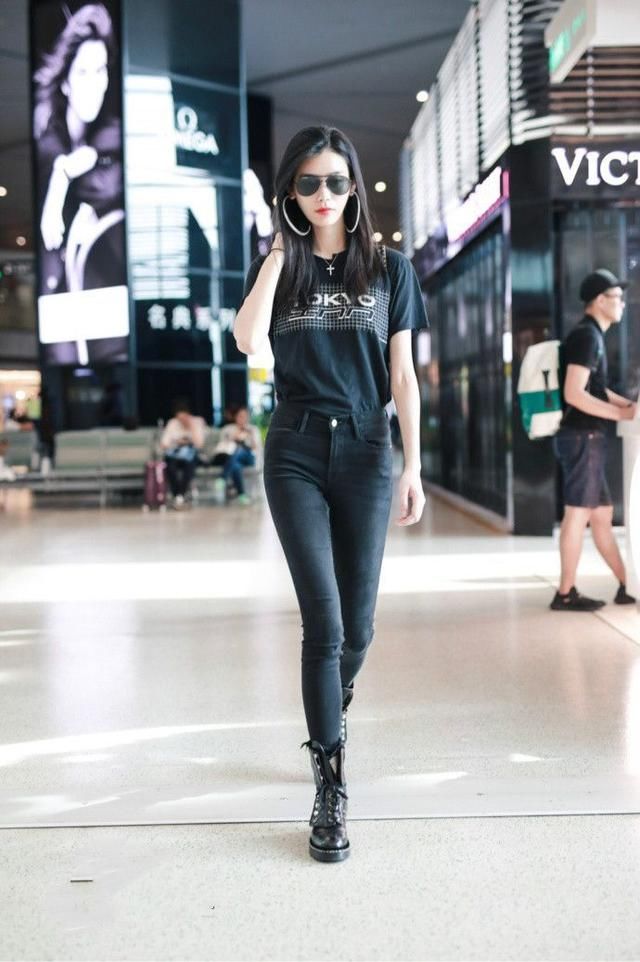 奚梦瑶粉底不花钱，白到掉进面缸里！