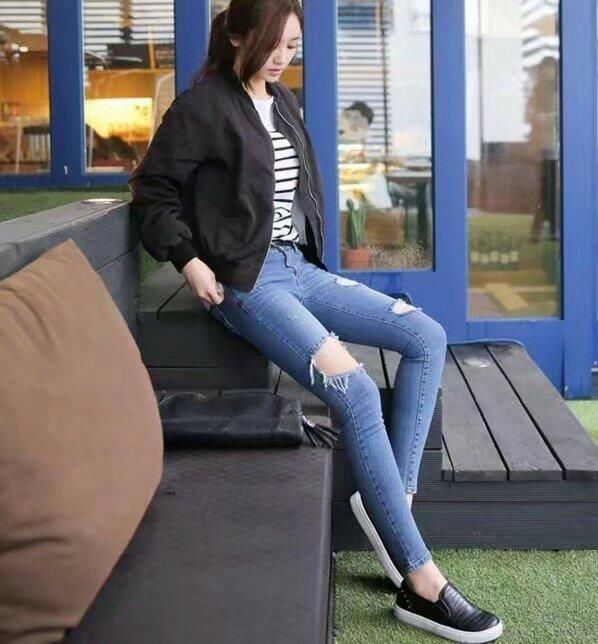 时尚穿搭紧身裤穿上后显得更加帅气有型，展现气质修身效果非常好