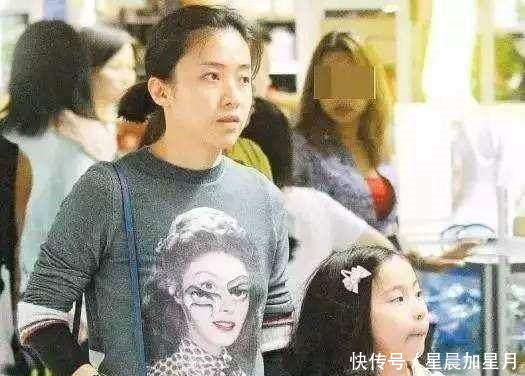 看了香港女首富甘比的搭配功力, 才知道刘銮雄为什么独宠她一人