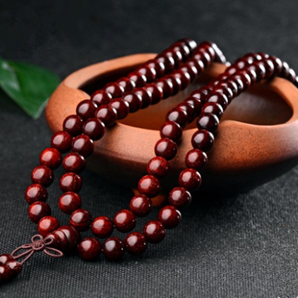 越来越多人不戴手表了!现流行戴“佛系手串”，高贵典雅有气质