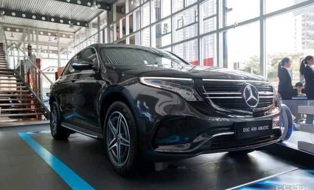 「娱乐系统」续航415km+5.2s破百!实拍奔驰首款纯电SUV