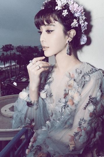 范丞丞首次回应“私生子”问题，痛哭流涕，王思聪：假的真不了