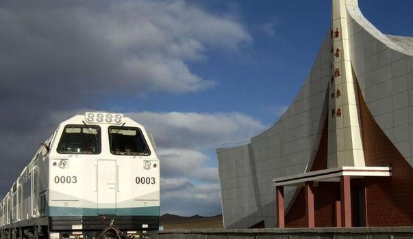 我国打造“最长”高铁，投资4000亿，预计2022年全线通车