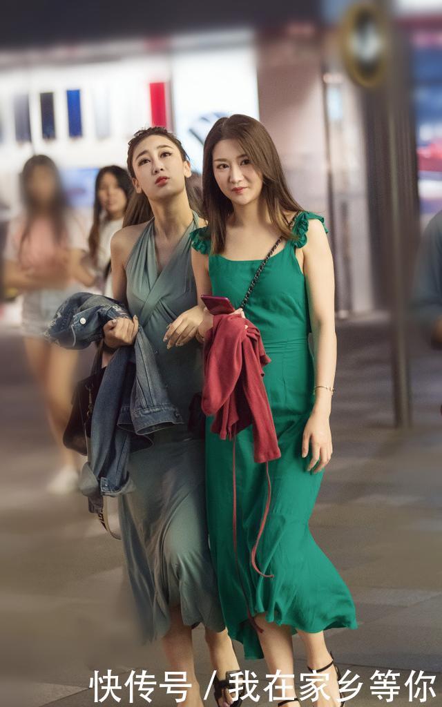 【位小姐姐】趁着夏日的余温, 清凉一把, 让人过目不忘
