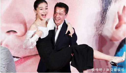 5位抱过杨颖的男星,图一衣服差点掉了,最后一