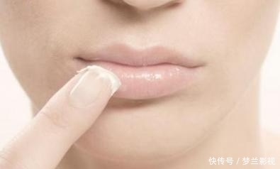  #卸妆#有这些坏习惯，嘴唇会越来越丑，拉低你的颜值，千万要改过来！
