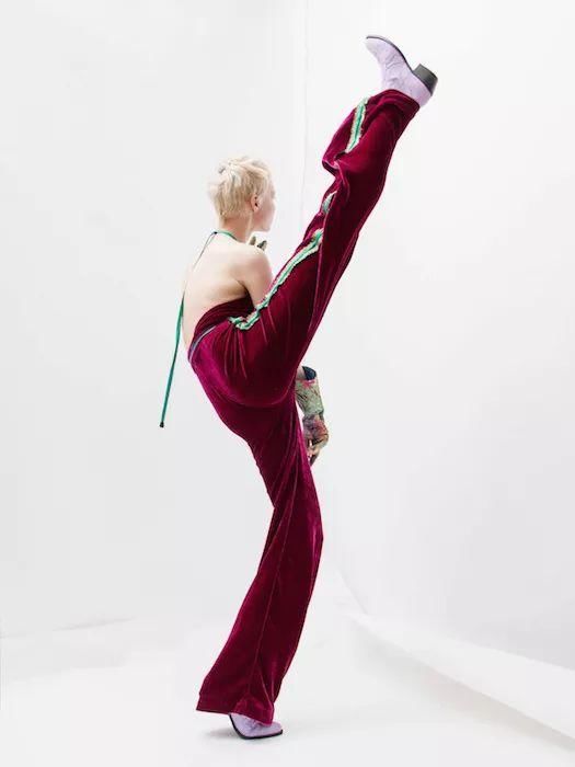 俄罗斯的时装可比足球好看多了，比如维特萌