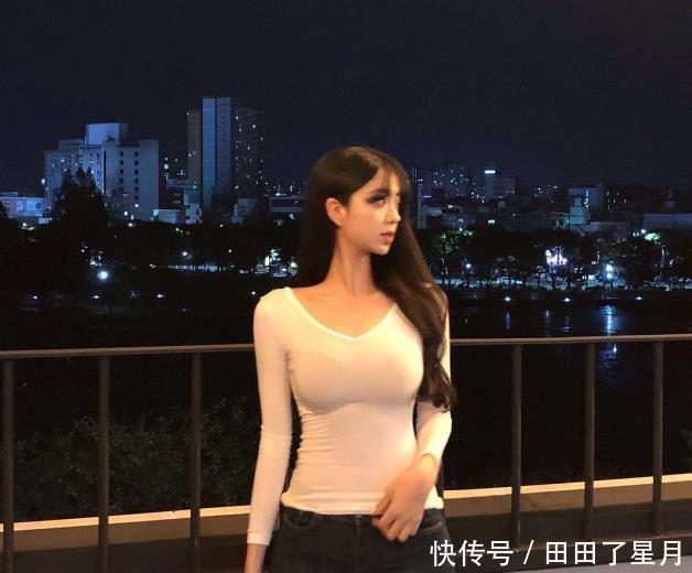 【舒适】牛仔裤看起来更加自然,带来女人的独特韵味!