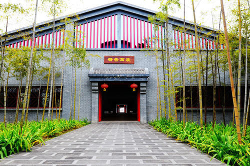 一个藏酒的洞，咋就成了收费的景区？