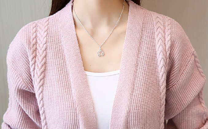 上海女人就是会穿，开衫搭小背心直接穿出门，洋气减龄有活力，美