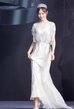 她是最干净的女演员，出道多年不传绯闻不炒作，美得倾国倾城